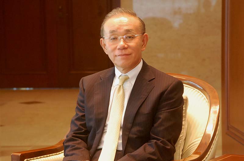 มอบเข็มที่ระลึกแห่งมิตรภาพให้แก่เอกอัครราชทูตญี่ปุ่น